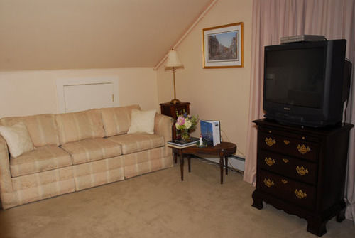 The Spring Seasons Inn Newport Exteriér fotografie